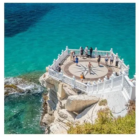 Luxury Primerisima Linea Playa Poniente Con 6,5 Mts De Vistas Frontales Al Mar Y Parking *