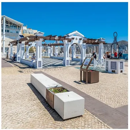 Luxury Primerisima Linea Playa Poniente Con 6,5 Mts De Vistas Frontales Al Mar Y Parking