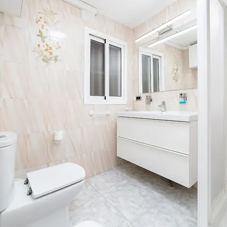 Apartman Luxury Primerisima Linea Playa Poniente Con 6,5 Mts De Vistas Frontales Al Mar Y Parking