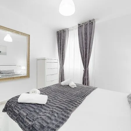 Apartman Luxury Primerisima Linea Playa Poniente Con 6,5 Mts De Vistas Frontales Al Mar Y Parking Benidorm