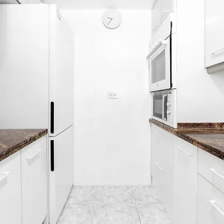 Luxury Primerisima Linea Playa Poniente Con 6,5 Mts De Vistas Frontales Al Mar Y Parking