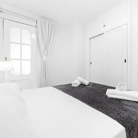 Luxury Primerisima Linea Playa Poniente Con 6,5 Mts De Vistas Frontales Al Mar Y Parking Apartman *