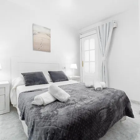 Luxury Primerisima Linea Playa Poniente Con 6,5 Mts De Vistas Frontales Al Mar Y Parking * Benidorm