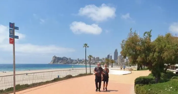 Luxury Primerisima Linea Playa Poniente Con 6,5 Mts De Vistas Frontales Al Mar Y Parking