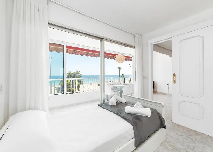 Luxury Primerisima Linea Playa Poniente Con 6,5 Mts De Vistas Frontales Al Mar Y Parking Lägenhet Benidorm