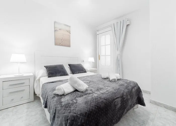 Luxury Primerisima Linea Playa Poniente Con 6,5 Mts De Vistas Frontales Al Mar Y Parking * Benidorm