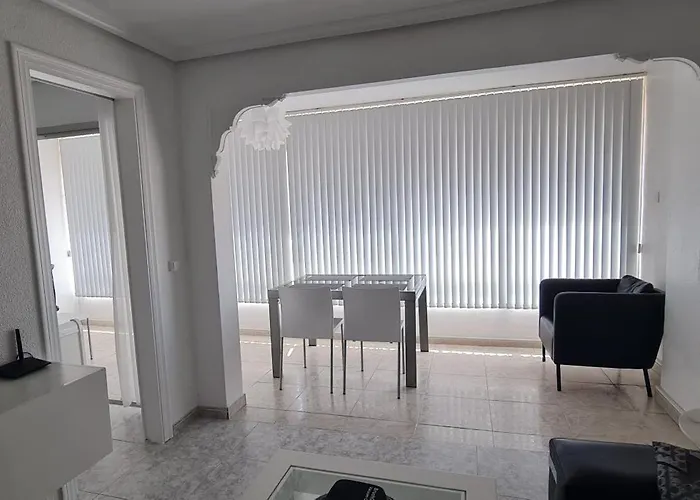 Lägenhet Luxury Primerisima Linea Playa Poniente Con 6,5 Mts De Vistas Frontales Al Mar Y Parking *